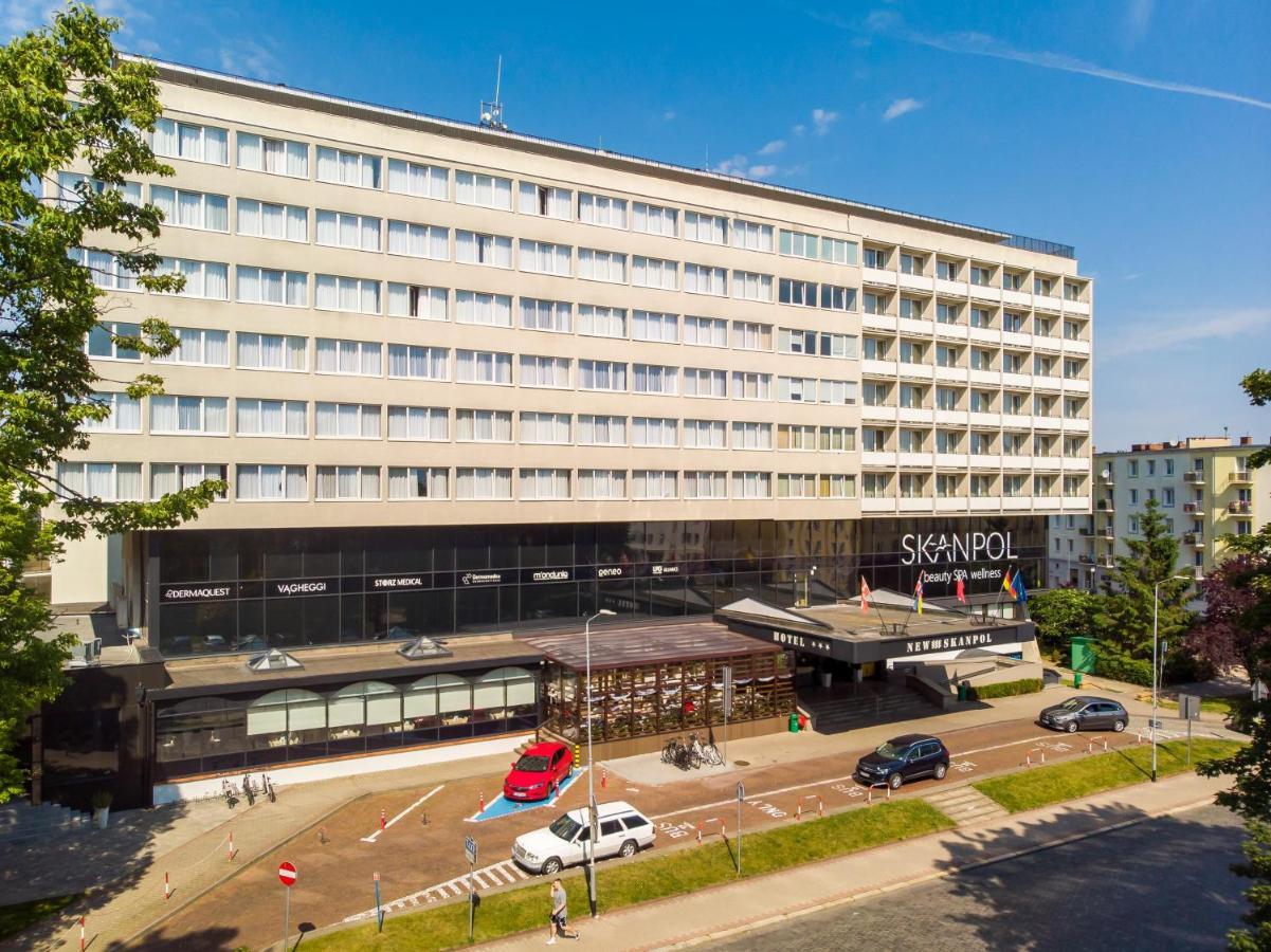 Hotel New Skanpol Kolobrzeg Bagian luar foto