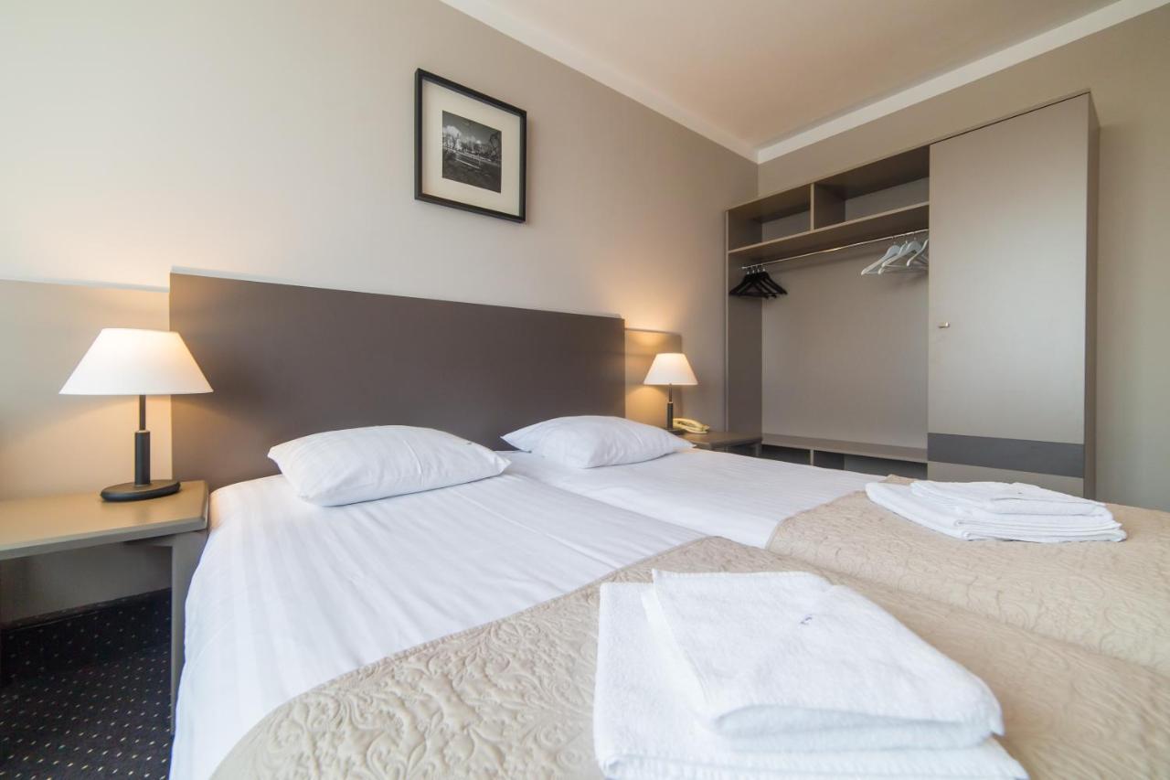 Hotel New Skanpol Kolobrzeg Bagian luar foto