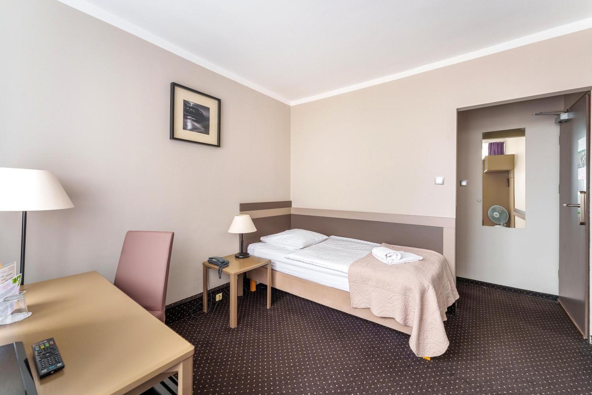 Hotel New Skanpol Kolobrzeg Bagian luar foto