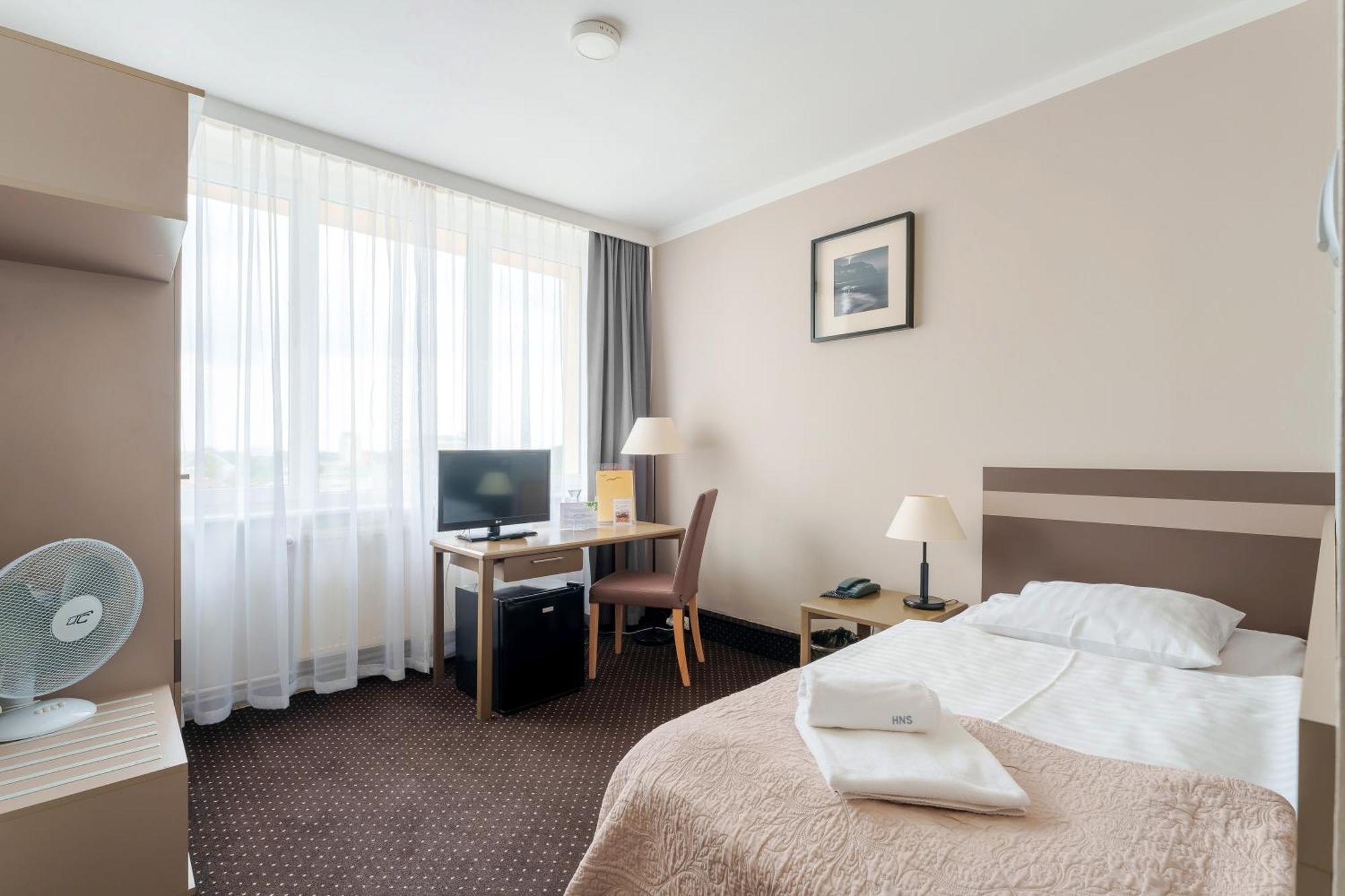 Hotel New Skanpol Kolobrzeg Bagian luar foto