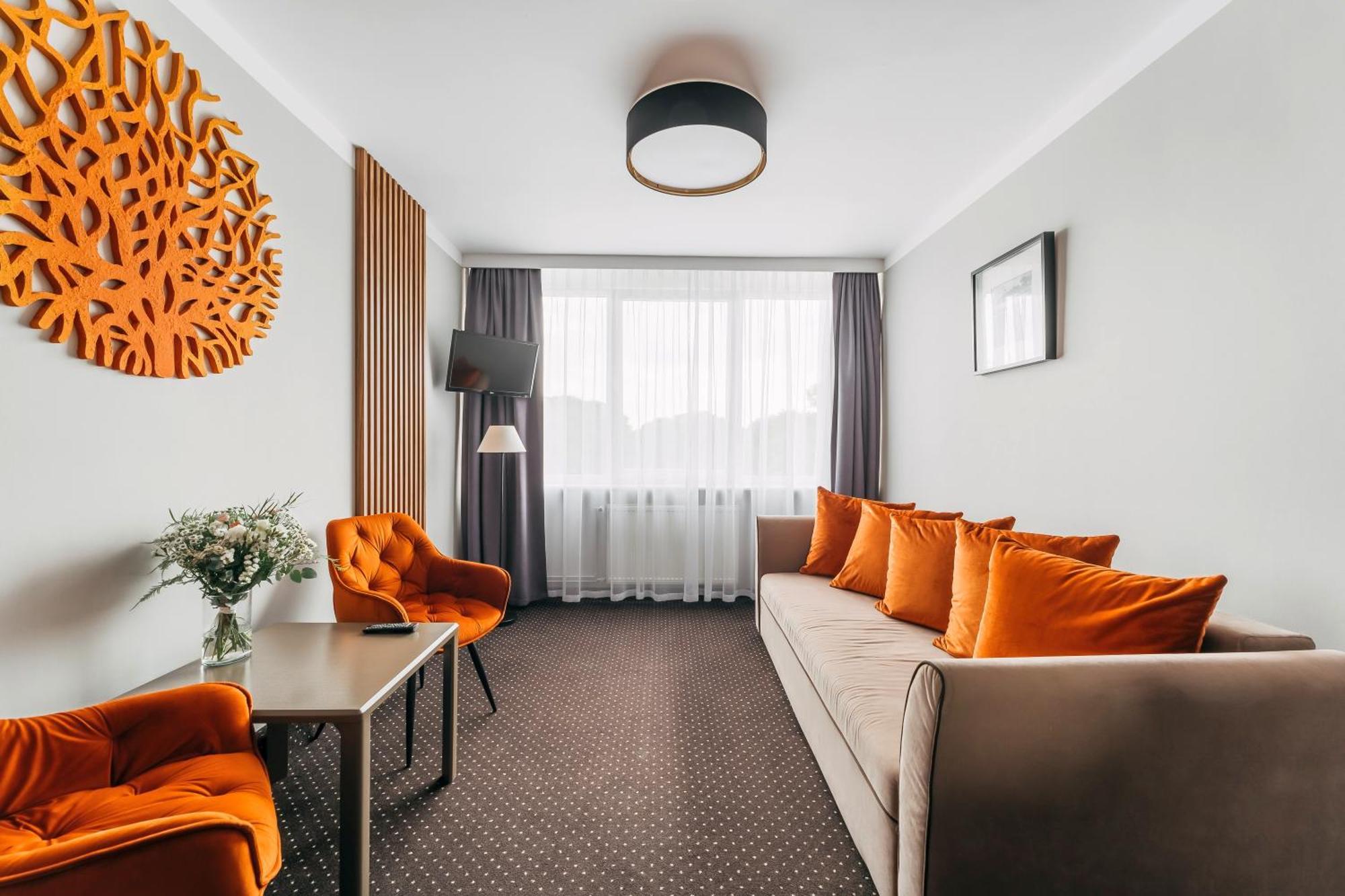 Hotel New Skanpol Kolobrzeg Bagian luar foto
