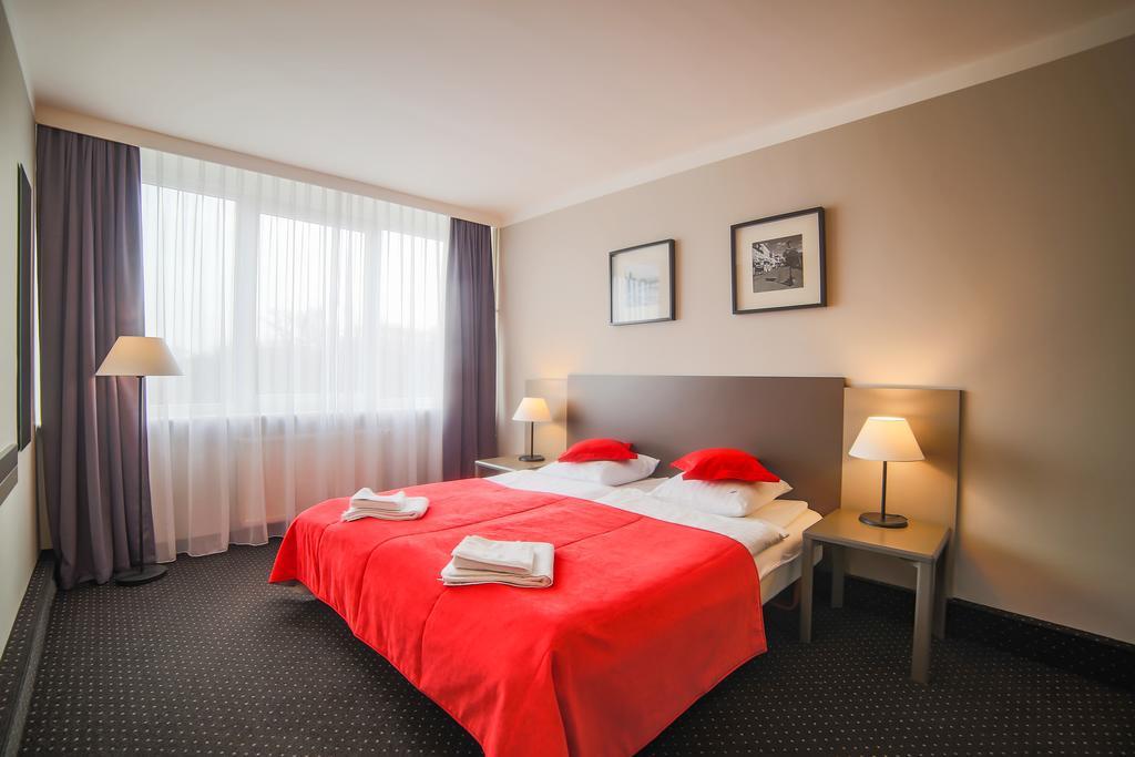 Hotel New Skanpol Kolobrzeg Bagian luar foto
