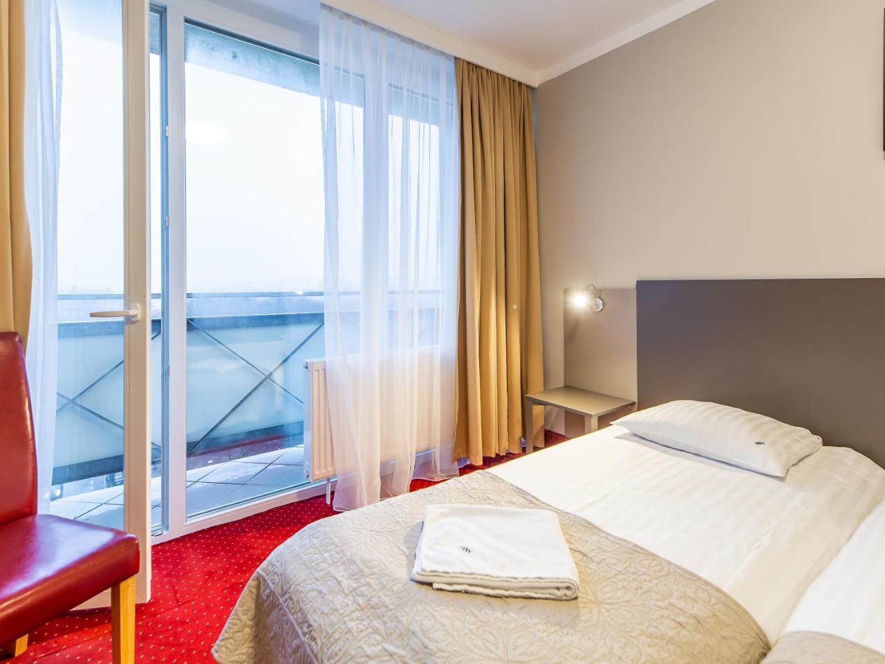 Hotel New Skanpol Kolobrzeg Bagian luar foto