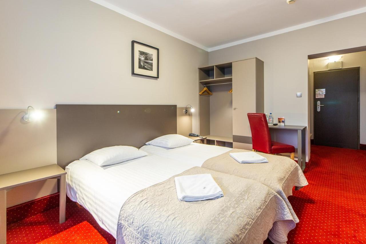 Hotel New Skanpol Kolobrzeg Bagian luar foto